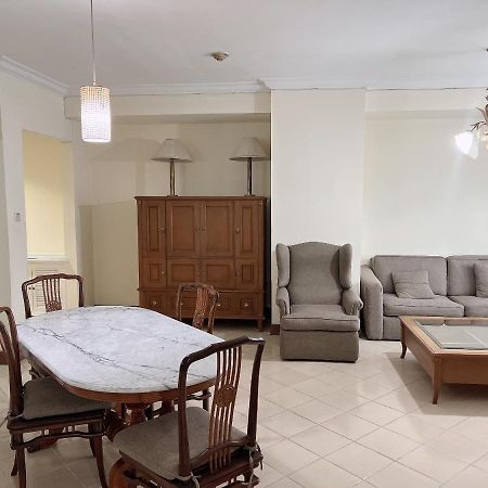 Batavia Hotel & Serviced Apartments Jakarta Luaran gambar