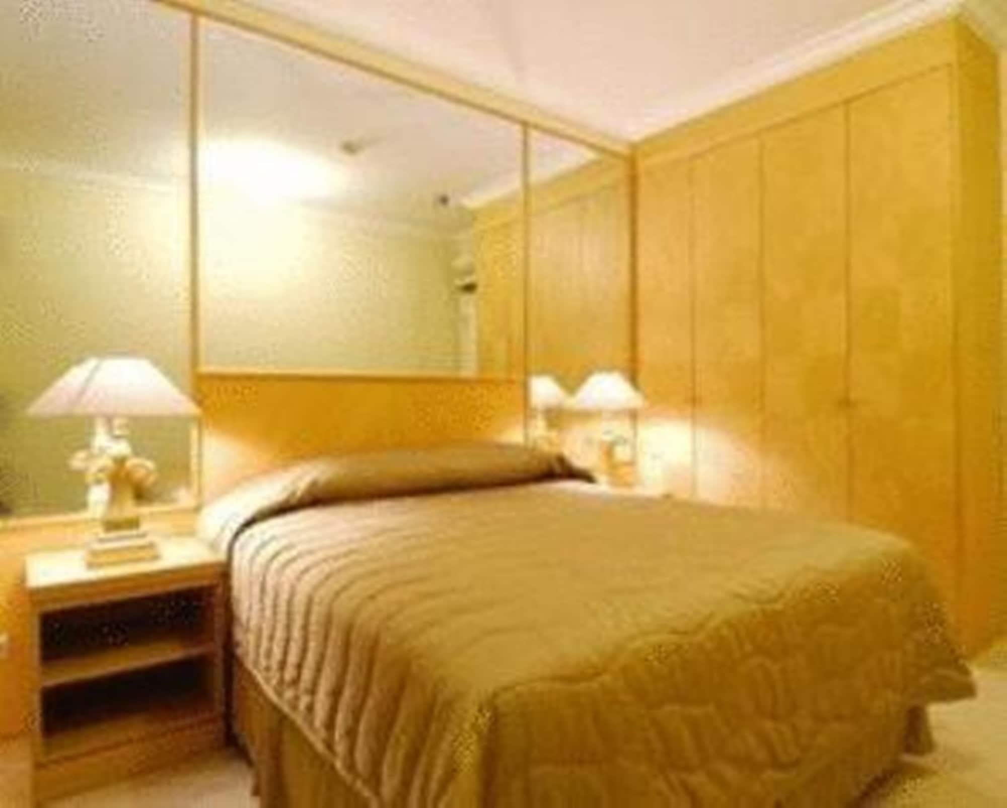 Batavia Hotel & Serviced Apartments Jakarta Luaran gambar