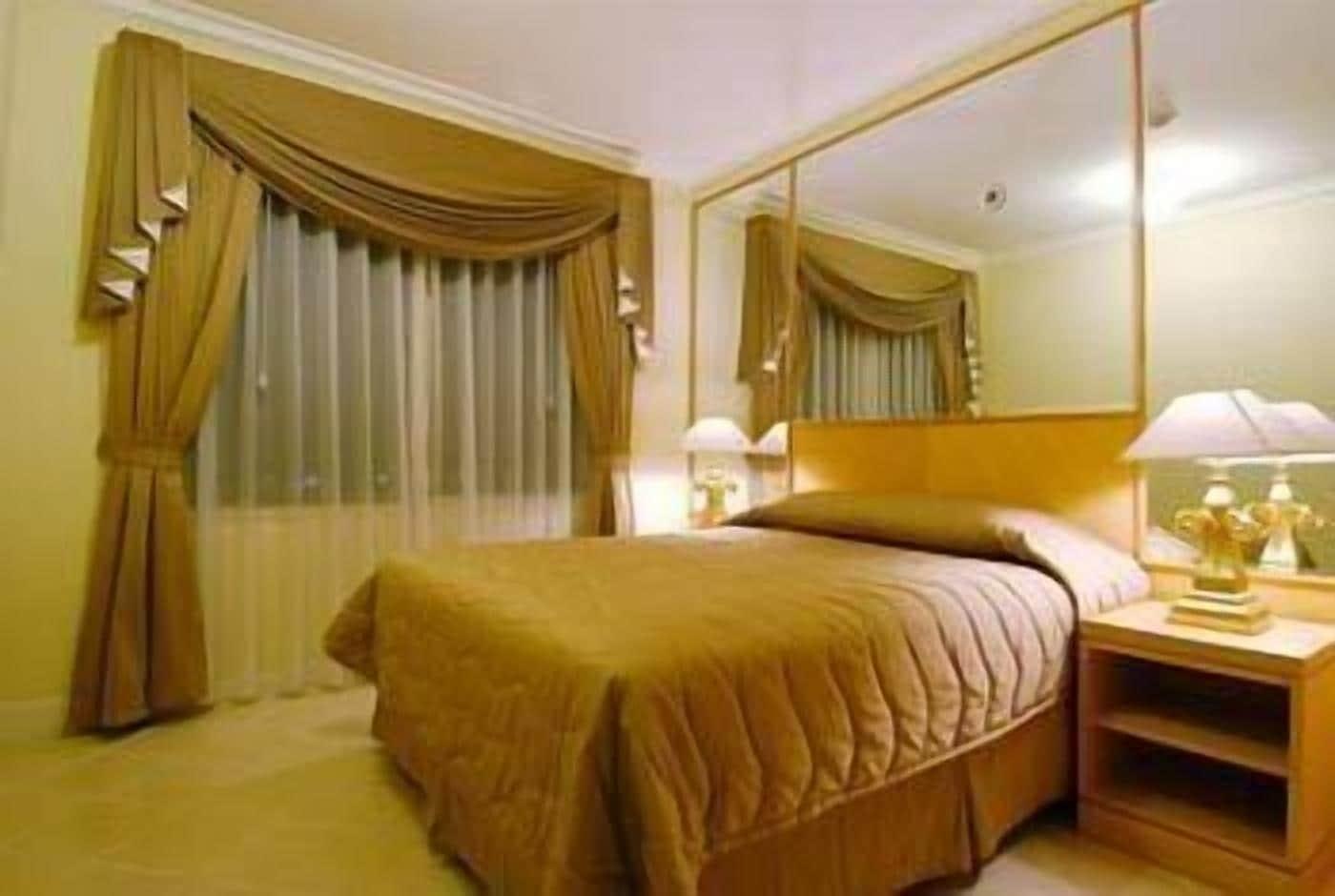 Batavia Hotel & Serviced Apartments Jakarta Luaran gambar