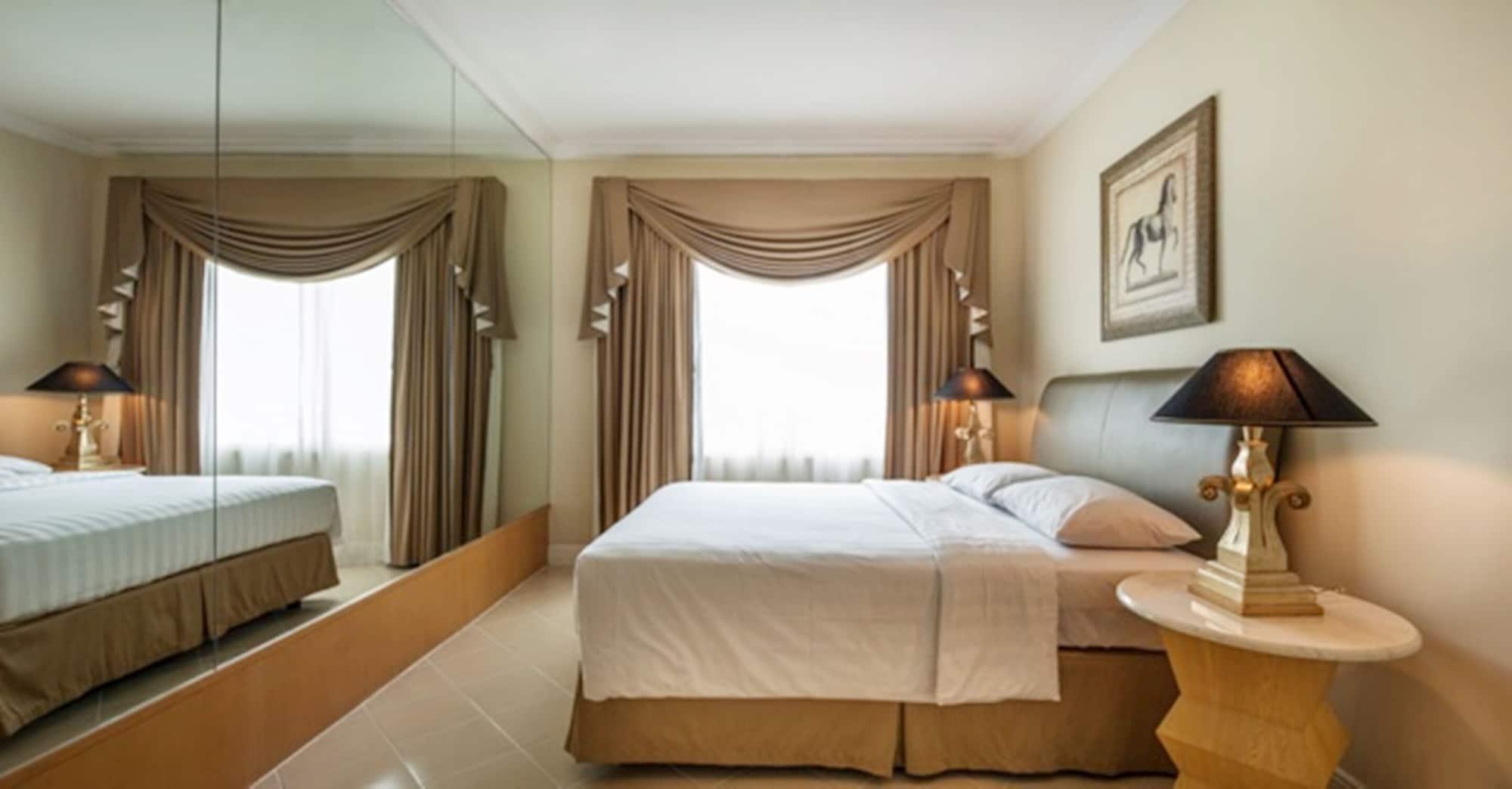 Batavia Hotel & Serviced Apartments Jakarta Luaran gambar
