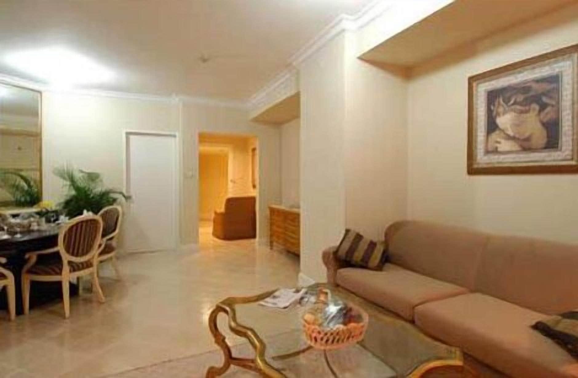 Batavia Hotel & Serviced Apartments Jakarta Luaran gambar