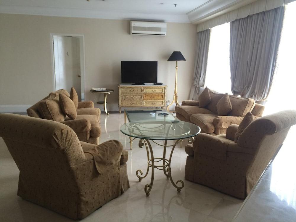 Batavia Hotel & Serviced Apartments Jakarta Luaran gambar