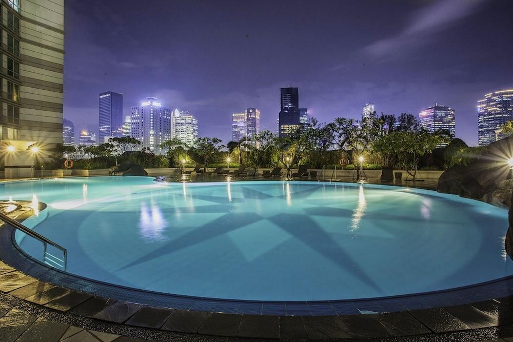 Batavia Hotel & Serviced Apartments Jakarta Luaran gambar