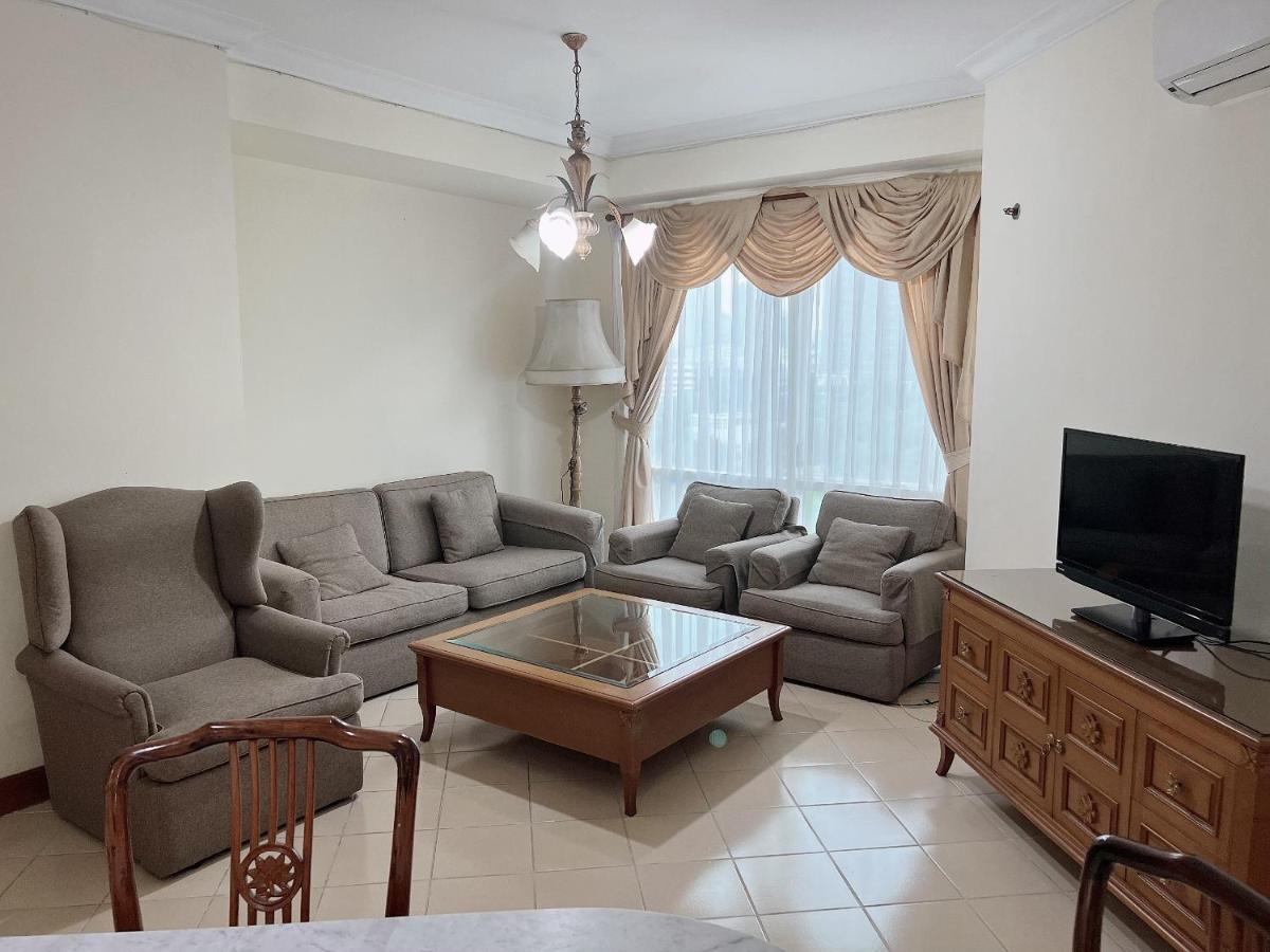 Batavia Hotel & Serviced Apartments Jakarta Luaran gambar