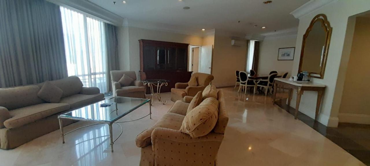 Batavia Hotel & Serviced Apartments Jakarta Luaran gambar