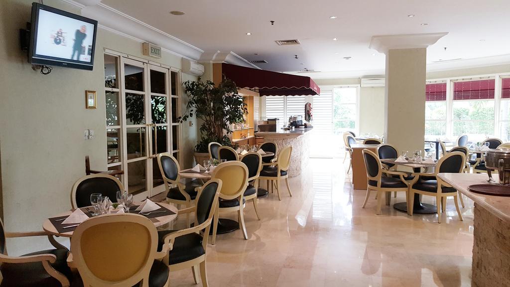 Batavia Hotel & Serviced Apartments Jakarta Luaran gambar