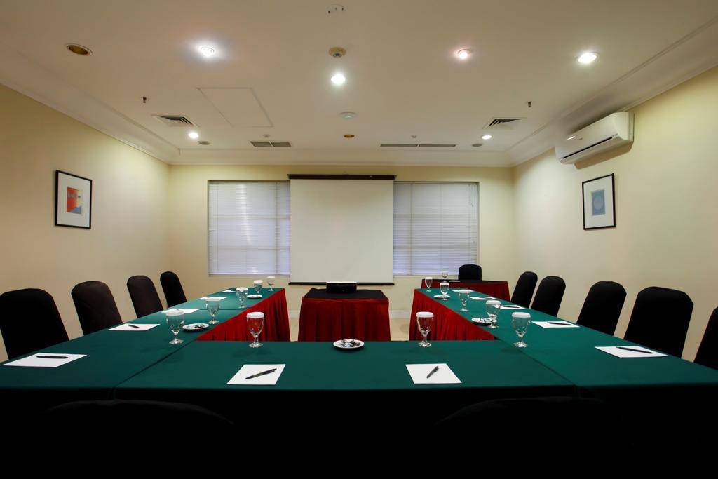 Batavia Hotel & Serviced Apartments Jakarta Luaran gambar