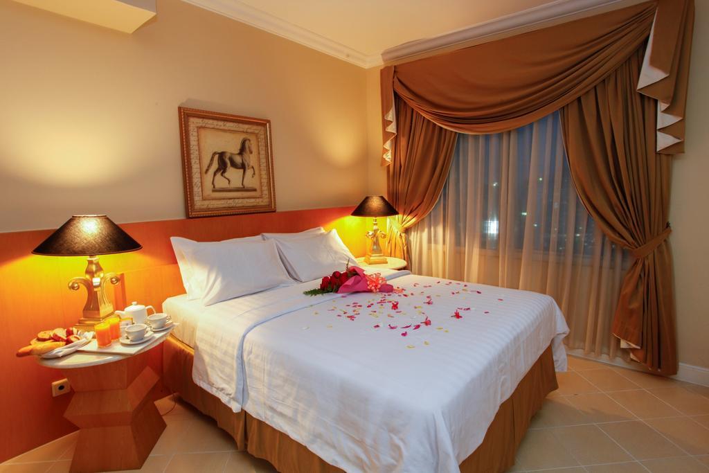 Batavia Hotel & Serviced Apartments Jakarta Luaran gambar
