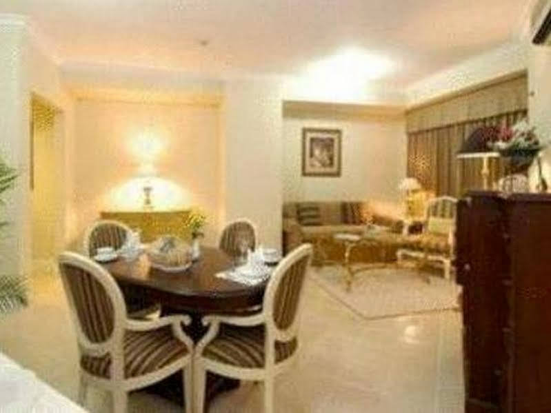 Batavia Hotel & Serviced Apartments Jakarta Luaran gambar