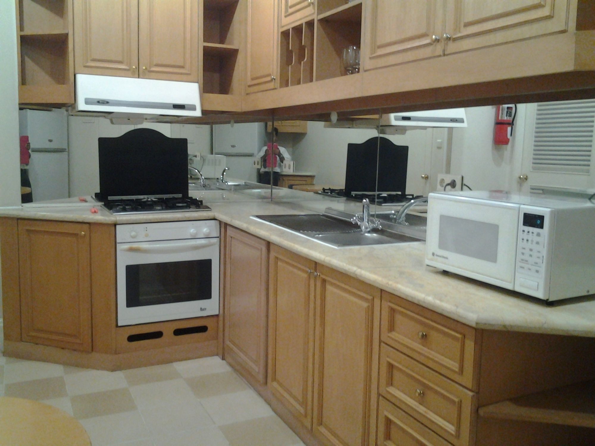 Batavia Hotel & Serviced Apartments Jakarta Luaran gambar